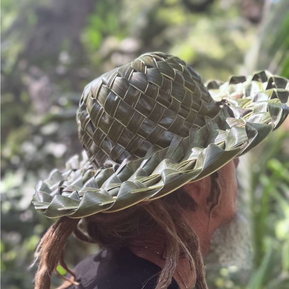 Hawaiian Handwoven Green Leaf Hat - Picture 4 of 5